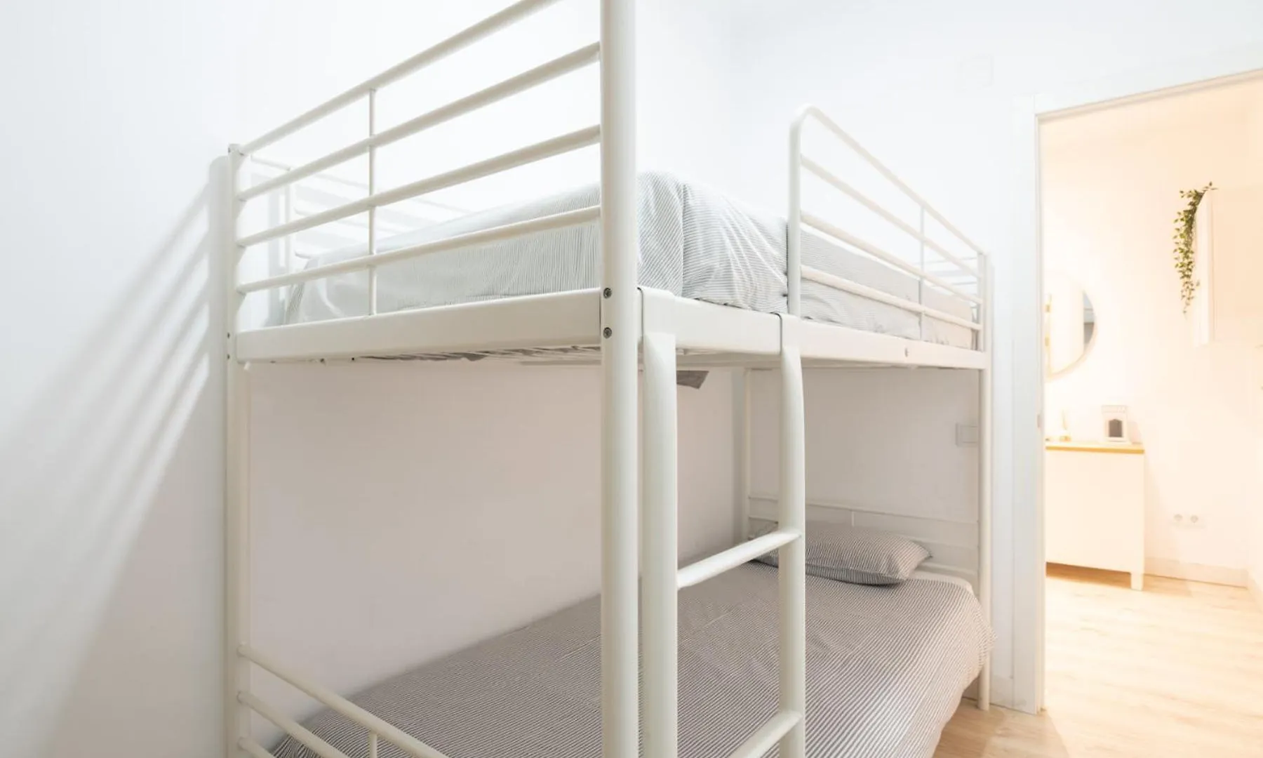 Apartamento Nuevo Con Encanto En Sagrada Familia 바르셀로나 0*,
